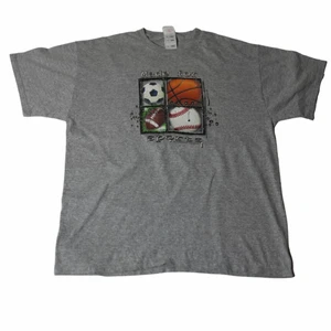 Sports - Vintage T-shirt  - En riktigt Nice amerikansk tröja från 90-talet med ett sjukt Nice tryck som är väldigt svårt att få tag på. Trycket är detaljerat och har köpts för länge sedan på en amerikansk secondhandbutik.