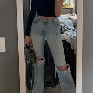 Zara jeans (full length) stl 38 - Säljer för att dom är för stora. Jag är 175cm och dom är bra längd.