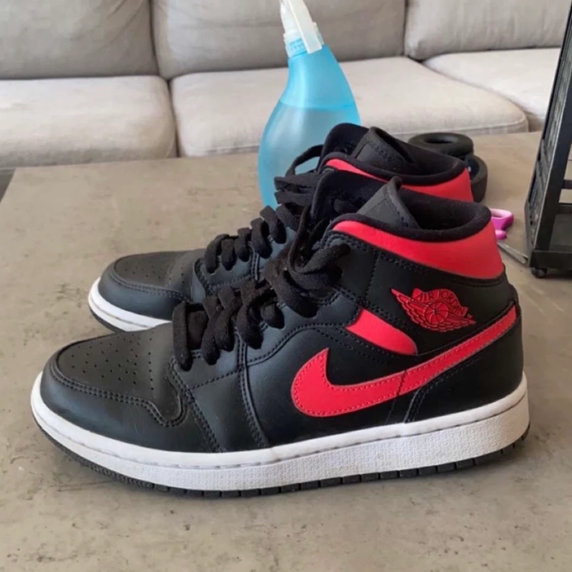 jordan mid, siren red❤️