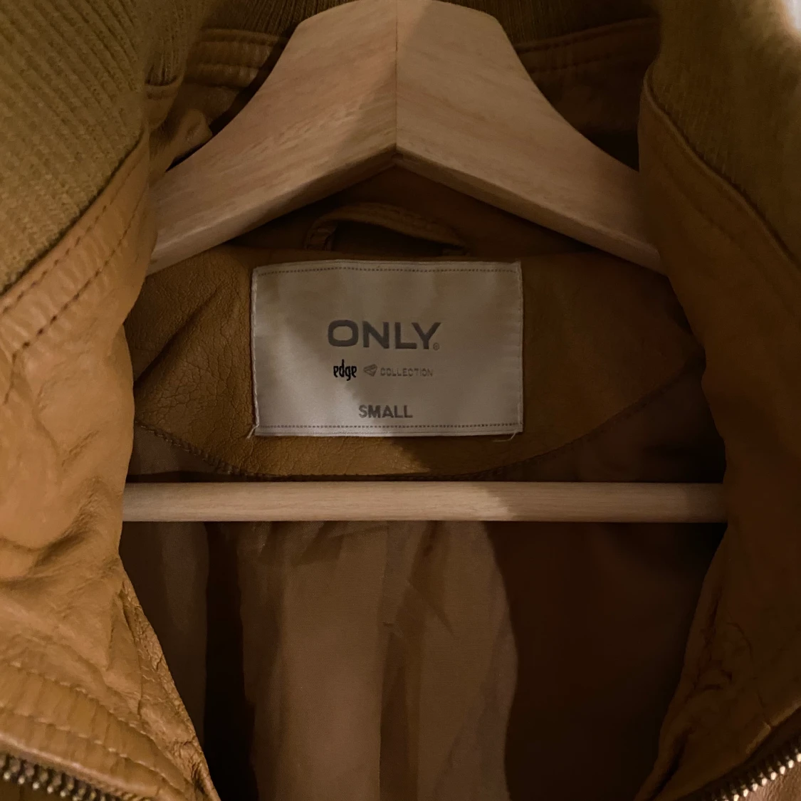 Ljustin läderjacka  - 91