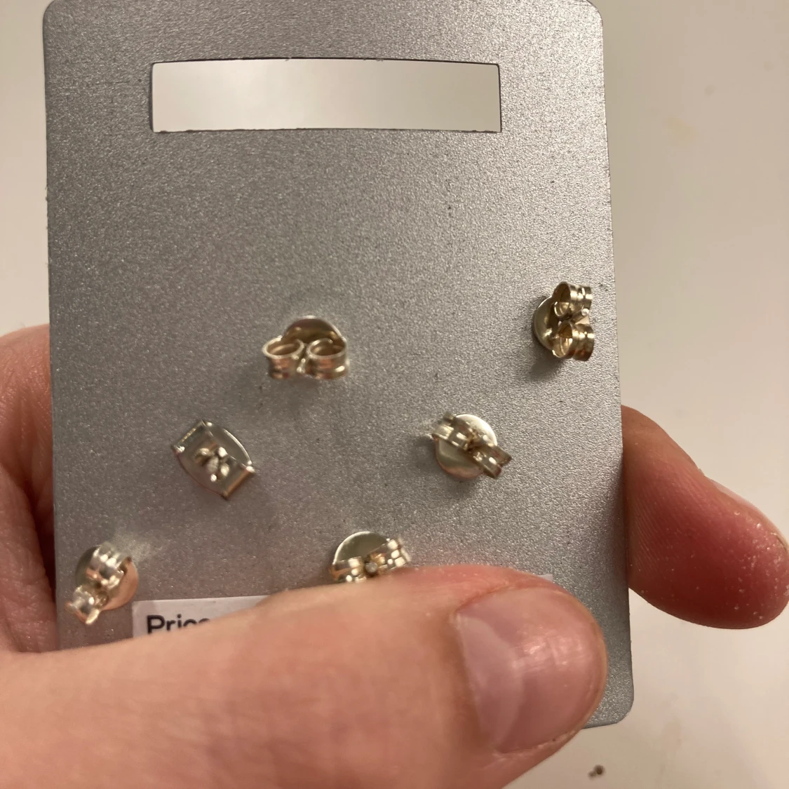 Ett kit med örhängen  - 90