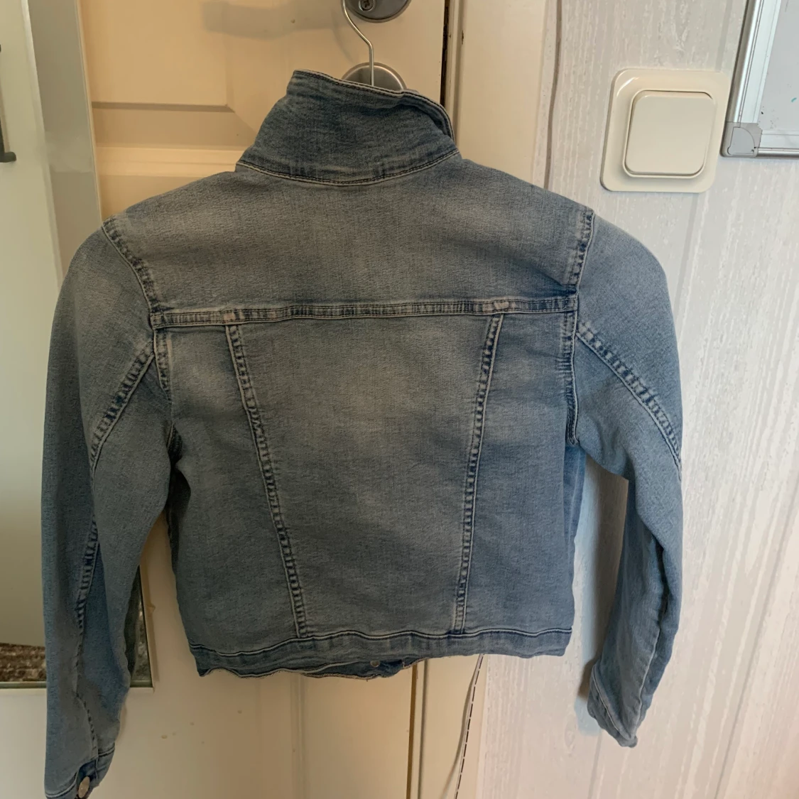 Blå jeansjacka - 90