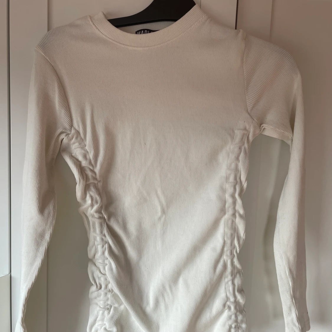 Tröja med knytdetalj 