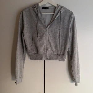 Hoodie från shein  - Aldrig använd! Storlek S! 50kr + frakt 