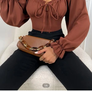 Topp - Fick hem den idag men den satt inte bra på mig  säljer den för 100kr+frakt. Strl M