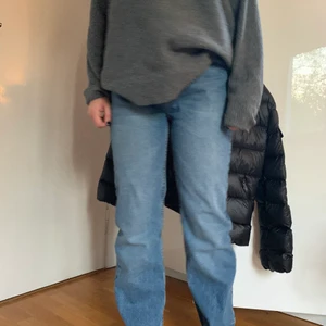 Pull & bear baggie jeans - Säljer dessa skit snygga baggie lose jeans. Knappt använda! Buda i kommentarerna 🌟 start bud: 200