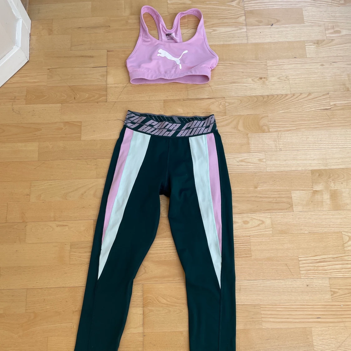 Matchande träningtights och sport bh från puma