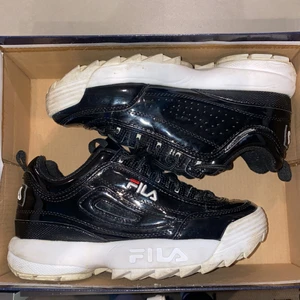 Svarta Fila - Använda så har några skråmor (kolla bilder)