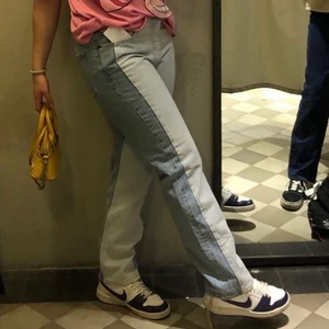 Jeans  - Säljer dessa jätte coola jeans från & other stories! Är 167 cm och är perfekt för mig!! Storlek 38 med väldigt bra skick 