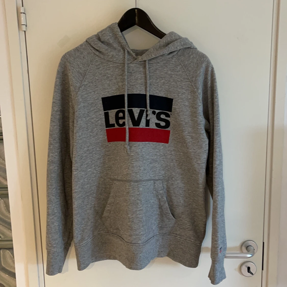 Oversized Levi’s hoodie
