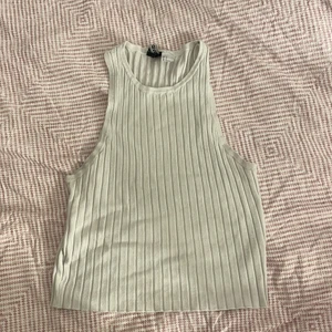 Hm M - Använt 1 gång skrev vid frågor