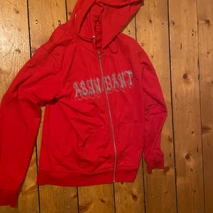 Abundant hoddie - Skit snygg abundant hoddie i storlek L men passar M. Köpt från abundants hemsida. Knappt använd