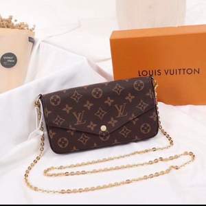 Handväska Väskor från Louis Vuitton | Köp begagnat på Plick