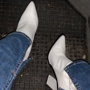 Hvite sko - Kun brukt en gang