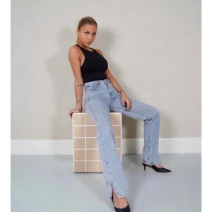 Venderby’s Jeans  - Säljer mina snygga Venderby’s Jeans. Har många privata bilder på dem, så det är bara att kontakta mig. De sitter super fint. Lite korta på mig, är 178 cm. Så de kommer säkert sitta bättre på någon annan:)