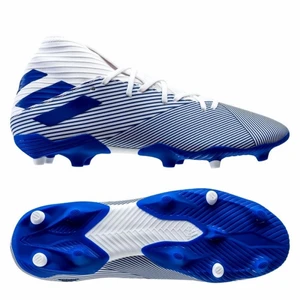 Adidas fotbollsskor  - Storlek 46 och (1/3) aldrig använda köpte och gillade dom inte sen glömde jag lämna tillbaka dom. 500 kr med frakt och 400 kr utan!