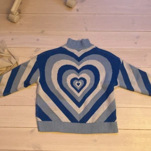 Fin tröja - Säljer denna tröja pga kommer inte till användning!❤️ använd fåtals gånger⭐️