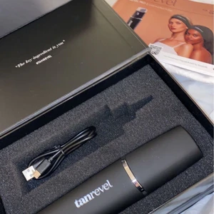 Helt ny tanrevelpro - säljer en helt ny tanrevel pro då jag redan har en, tyvärr säljer jag inte med vätskan men allt annat!🥰 nypris 1200kr