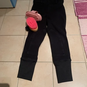 Ridgräjer barn - Nästan oanvända byxor men borstarna är nya💕💕