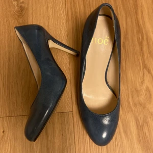 Klackskor Noë, blå, strl 36, oanvända - Pumps / Klackskor Noë , blå, strl 36, oanvända/provade, äkta skinn !