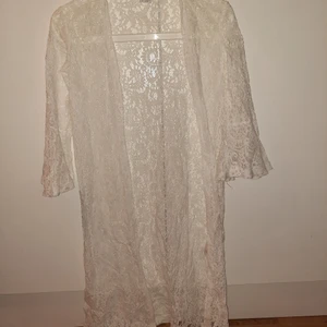 Kofta - Jätte fin kofta. Ganska lång. Använde för länge sen då jag gick på bröllop. Aldrig använd sedan dess.