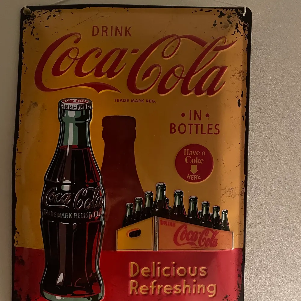 Coca cola skylt köpt på plick i vintage . Övrigt.
