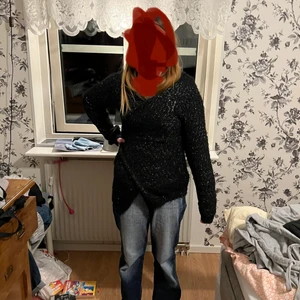 Kofta  - Säljer då jag aldrig använder den. Använt Max 1 gång när jag var mindre. Gick att ha på sig för mig med en hoodie under. Storlek 146/152 men funkar nog för en XS/S skriv om intresse♥️