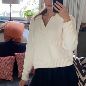 Stickad tröja - Så fin populär stickad tröja från Zara. Använd några gånger. 