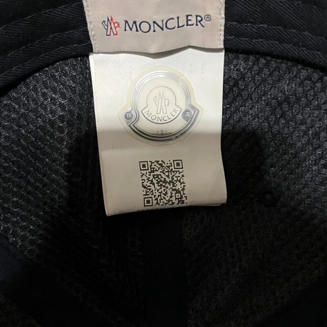 Moncler keps - 90