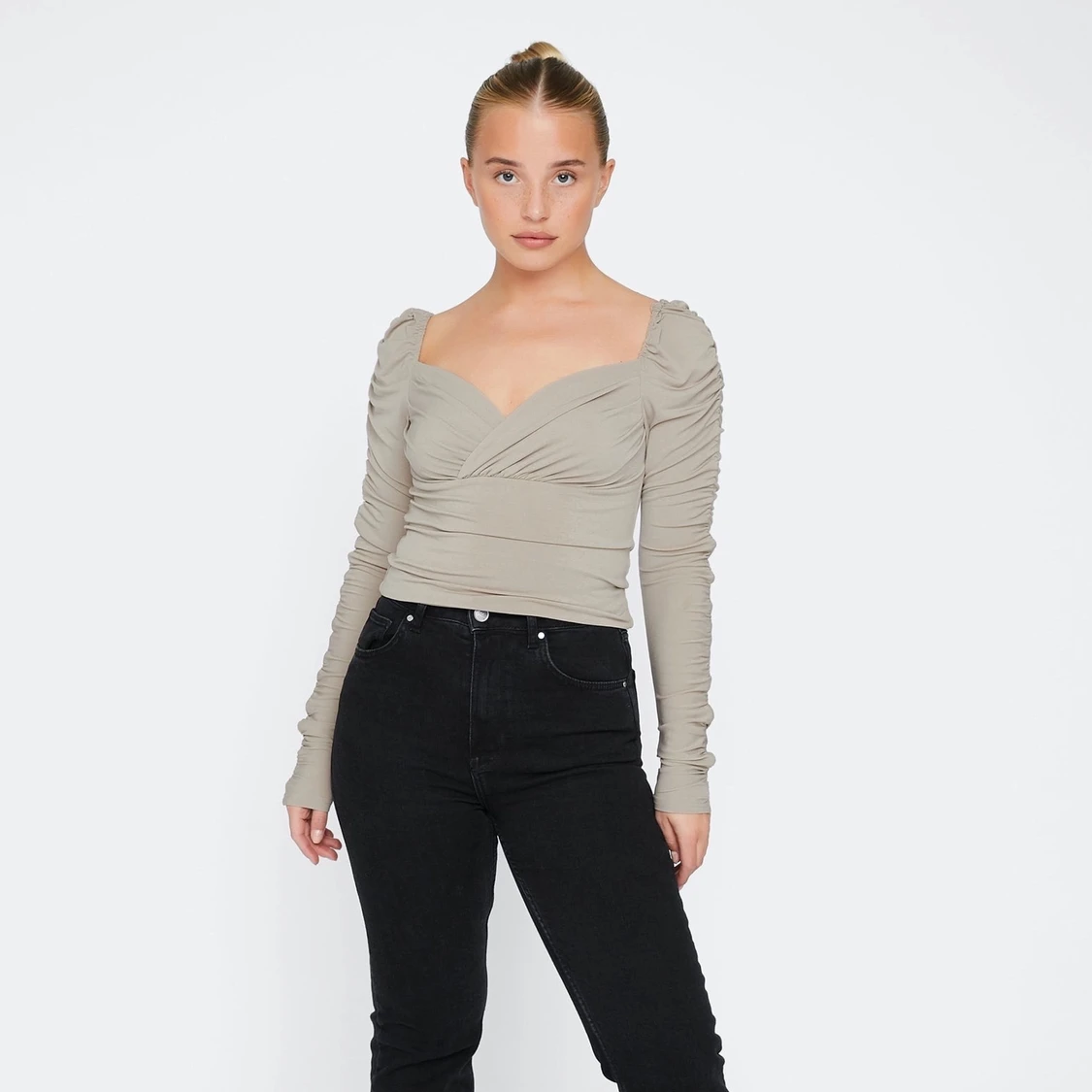 NY aldrig använd tröja från BIKBOK - 90