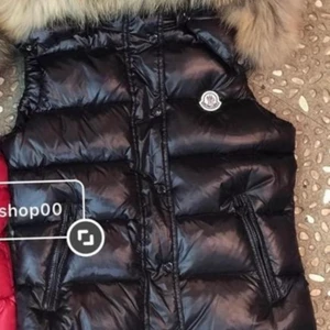 Moncler väst - Svart moncler väst.