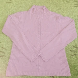 Sweater  - Tröjan blev liten för mig. 