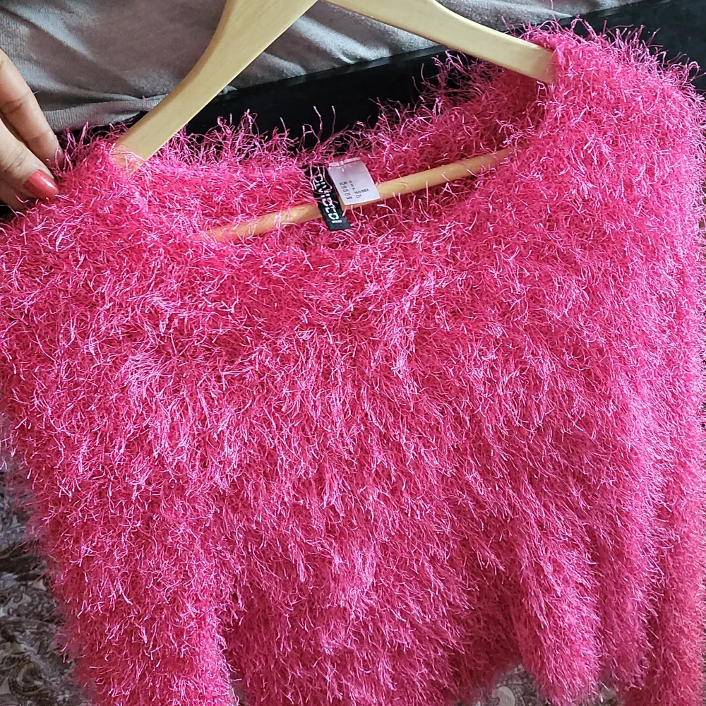 rosa tröja väldigt bekväm och mjuk  använd en gång. Tröjor & Koftor.