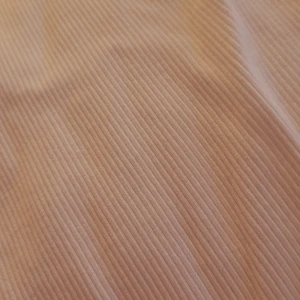 Topp/tröja - Vitt tröja från gina tricot. Inte använd många gånger skulle tippa på 3-4. Frakt 12 kronor