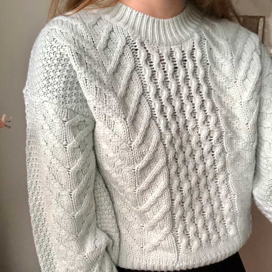 Pastellblå stickad tröja