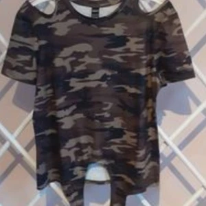 T-shirt stl.S - Ny och oanvänd