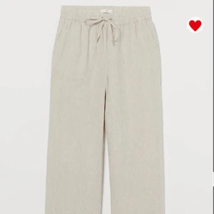 Linnebyxor  - Säljer ett par skitsnygga linnebyxor som tyvärr blivit lite för korta på mig. Skriv privat för mer bilder 