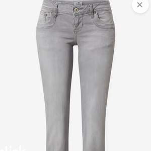 Intressekoll på dess ltb jeans, super fina och i toppen skick! Köpt direkt: 700kr