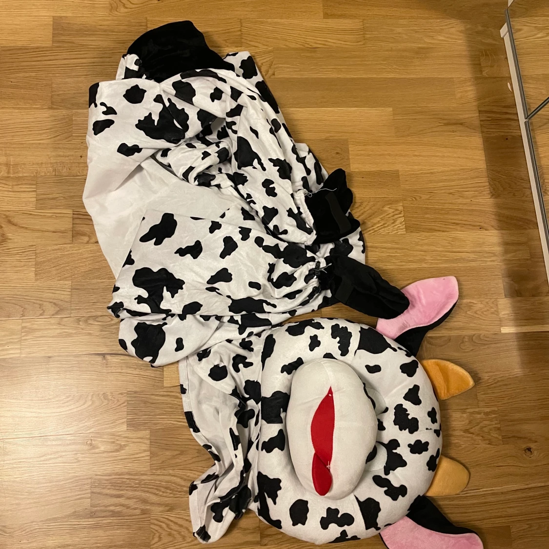 Maskerad dräkt (ko) storlek M - 90