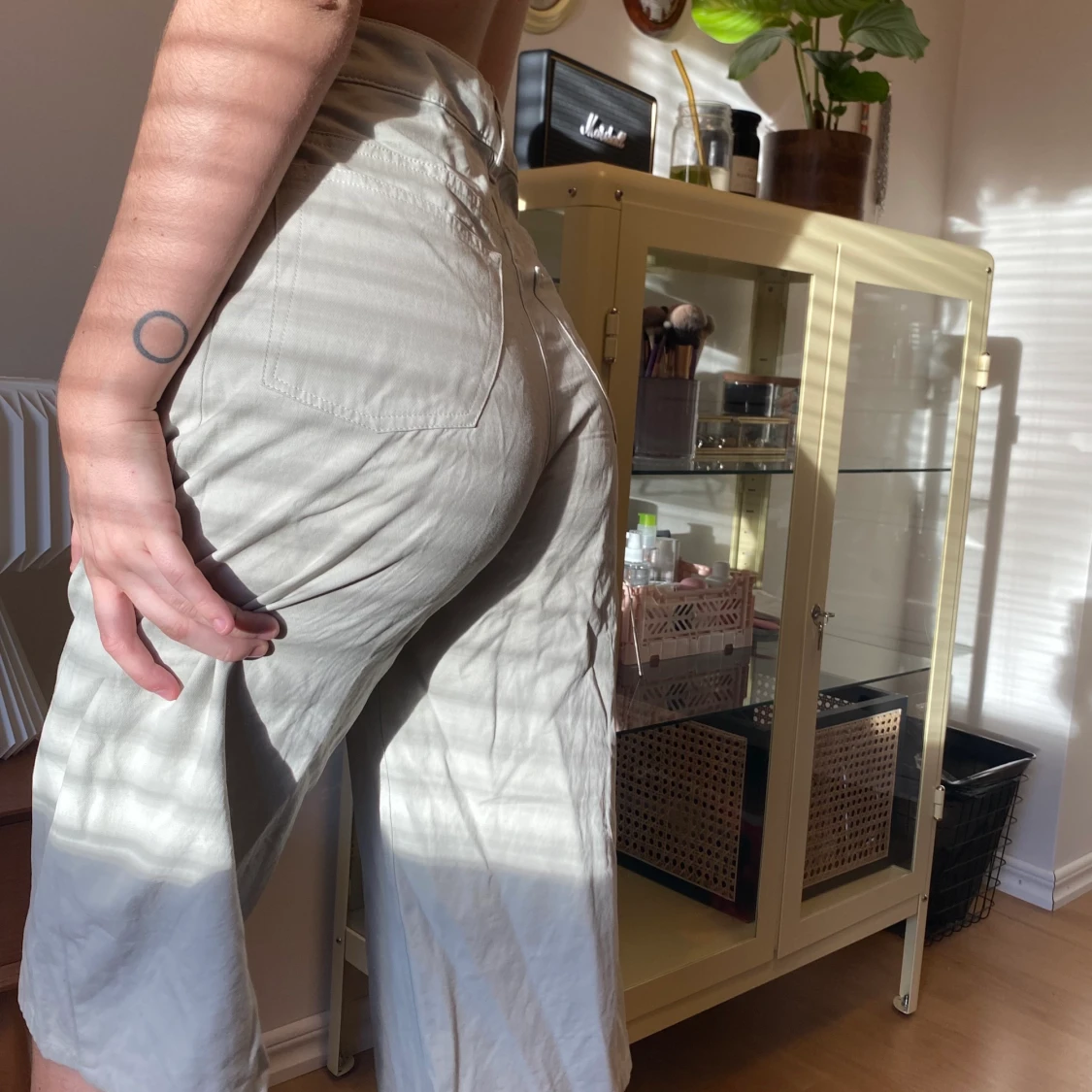 WEEKDAY beiga shorts - 90