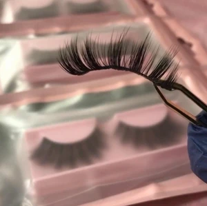 Lashes - Modelnamn: flower 03 🌸  Gratis frakt och skrubb 💋😍 Mink lösögonfransar. Återanvändbara upp till 20 gånger och mer vid omhändertagande (tips!! se till att alltid ta bort limmet efter använding och undvik mascara på lösfransarna)   