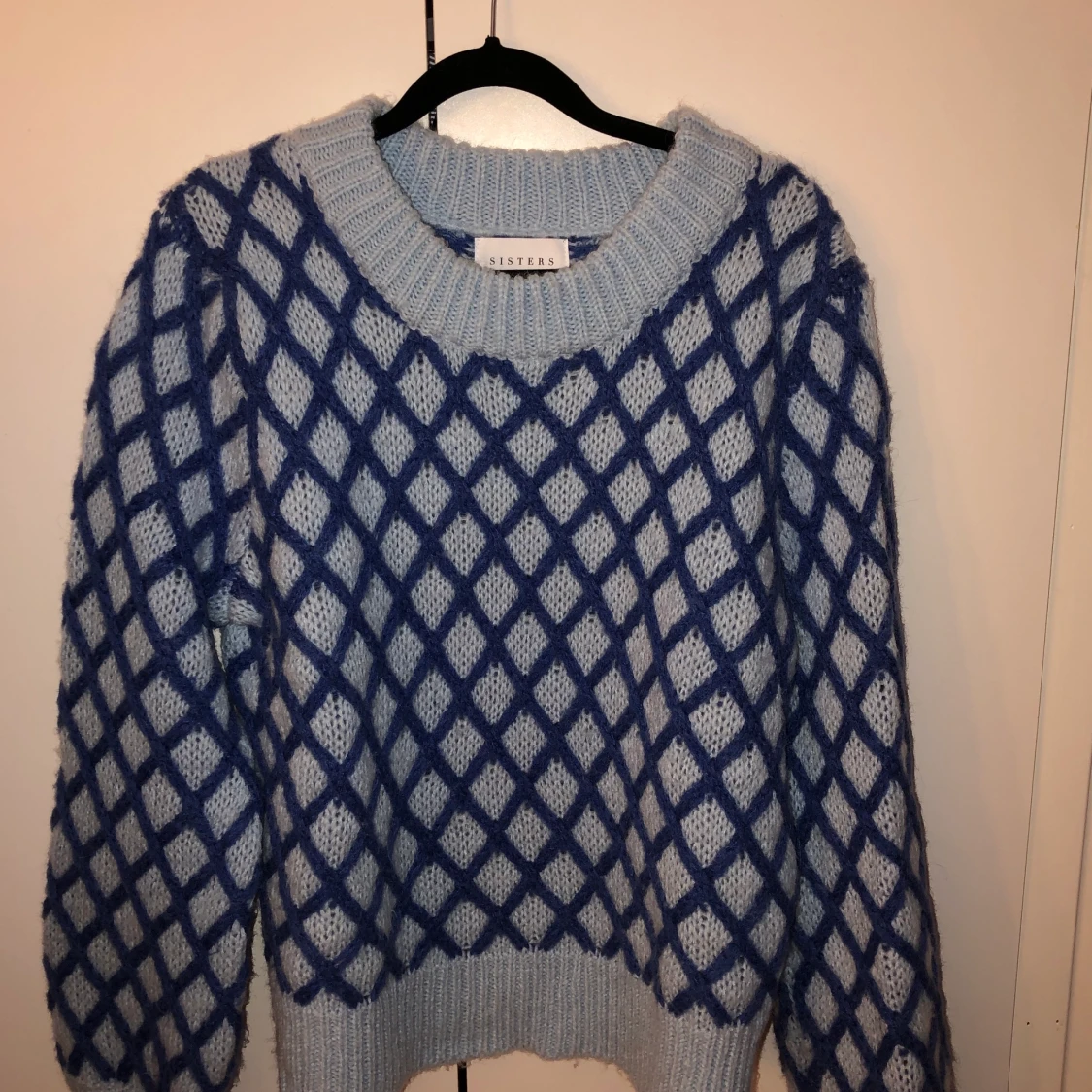 Blå stickad tröja - 90