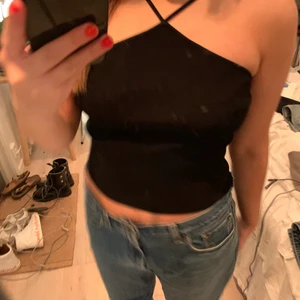 Zara topp - Säljer denna slutsålda trendiga topp! As söt men kommer inte till användning🥰Säljer för 150kr+ frakt