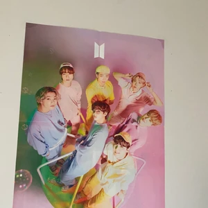 BTS AFFISCHER  - har runt 10 st. 20 kronor styck. Alla är nya. De i bilderna räknas inte med 