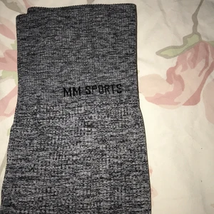 Träningstights MM sports - Fina, helt oanvända tights. Pga för liten storlek. Vid intresse kan jag skicka blir bilder