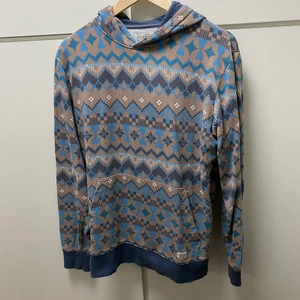 Hoodie - Jack and Jones hoodie storlek M. Varsamt använd, inga fläckar eller noppor. Passar mig som är 173. 