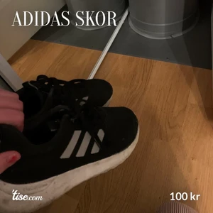Adidas skor  - Fina svarta adidas skor som bara legat i garderoben 