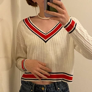 Tröja - Super gullig tröja💓 Säljer den då den inte används, säljes för 50kr + eventuell frakt