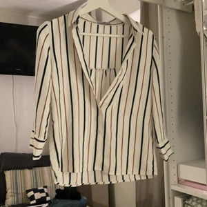 Skjorta - Randig skjorta, frakt tillkommer💘💘