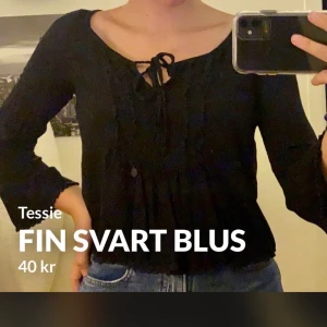 Nellie, blus, strl S/M - Supersöt tröja från Nellie, ja evt dock inte vilken storlek men jag har för mig att den är S eller M, den passar mig superbra (har M i tröjor). Kostar 40kr + frakt på 48kr. Kan även mötas vid Malmö❤️